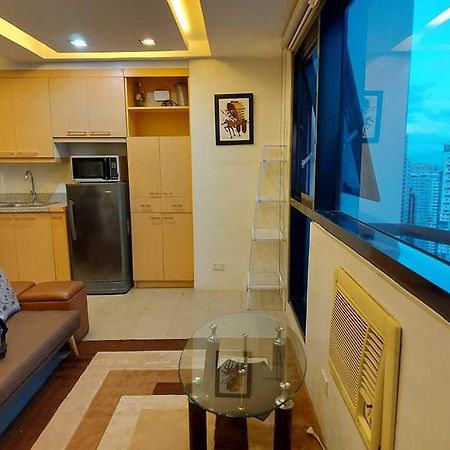 Family Staycation With Pool Manila Exterior photo